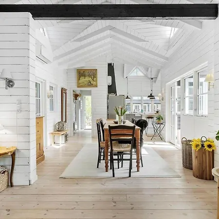 8242-knebel-uraniavej-5