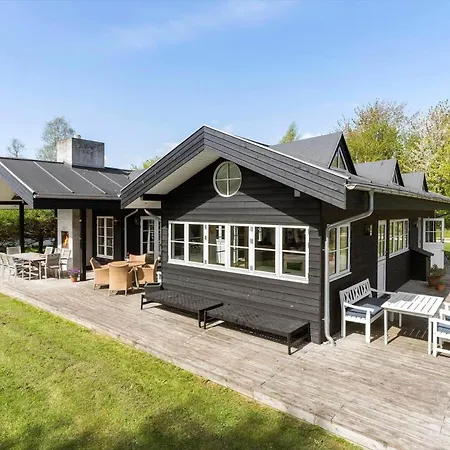 8242-knebel-uraniavej-5 Knebel